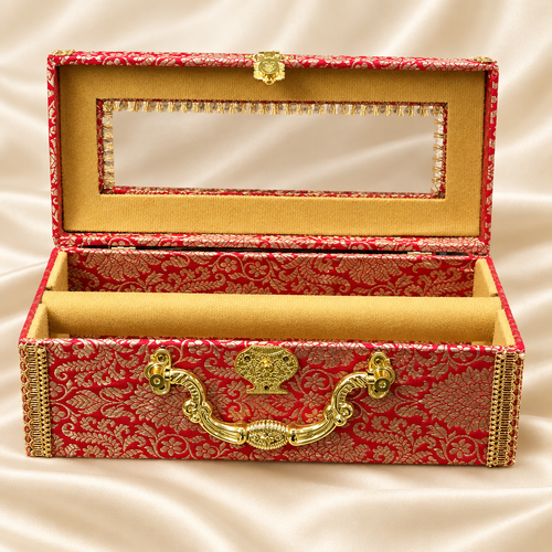 Closed bangle box on ivory silk